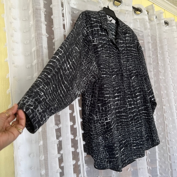 Animal print flowy short with Cuban collar - Picture 4 of 5